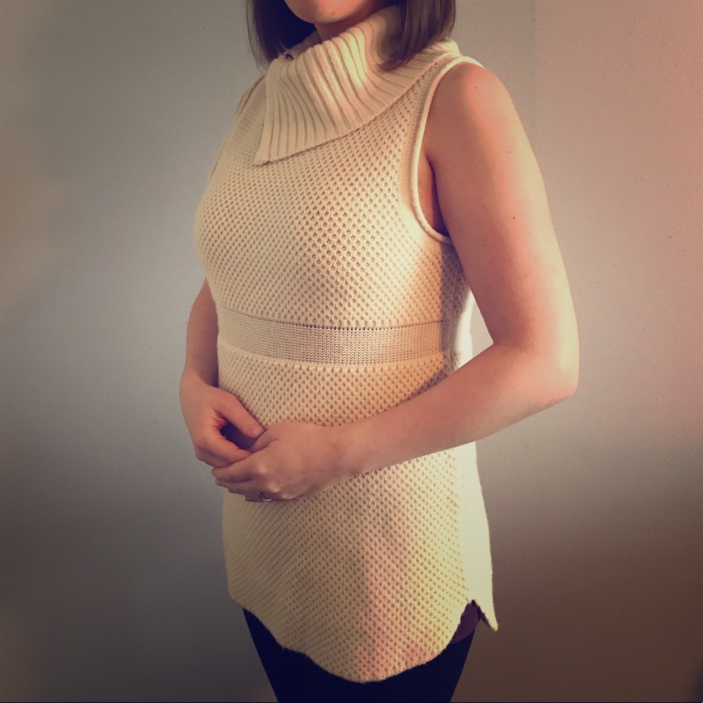 ELIE TAHARI SLEEVELESS TOP